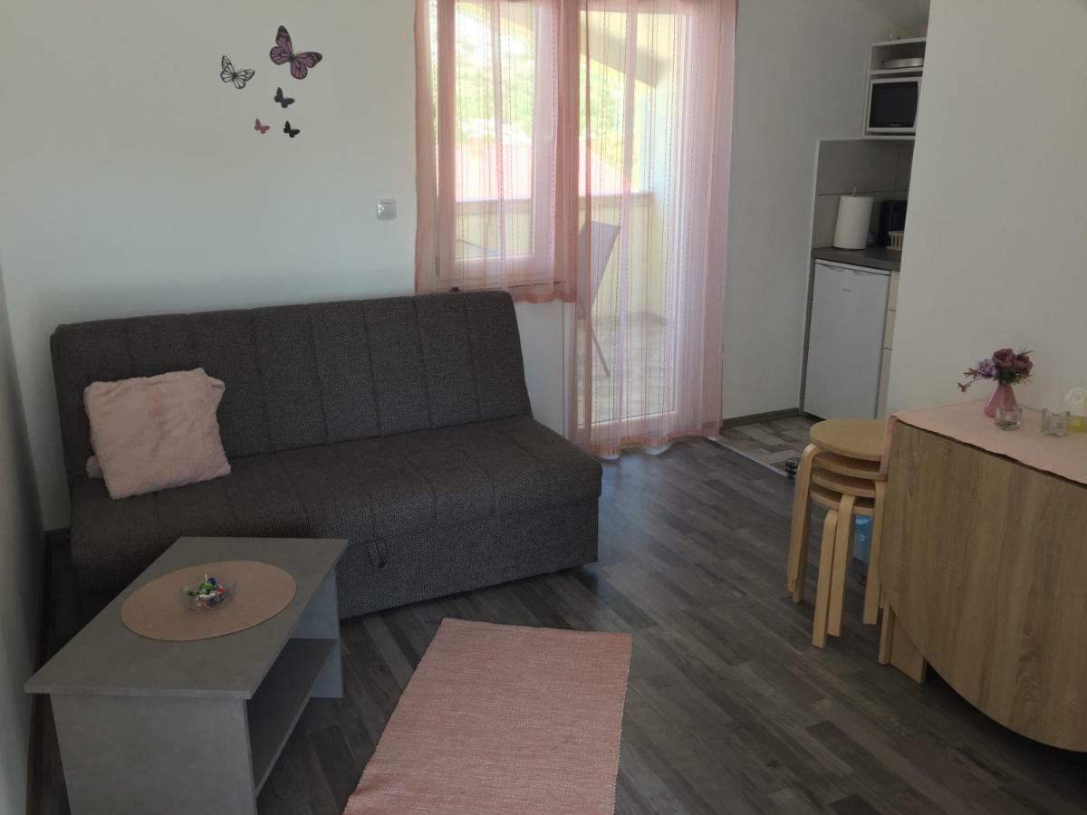 Apartmani Verica Карлобаг Екстер'єр фото