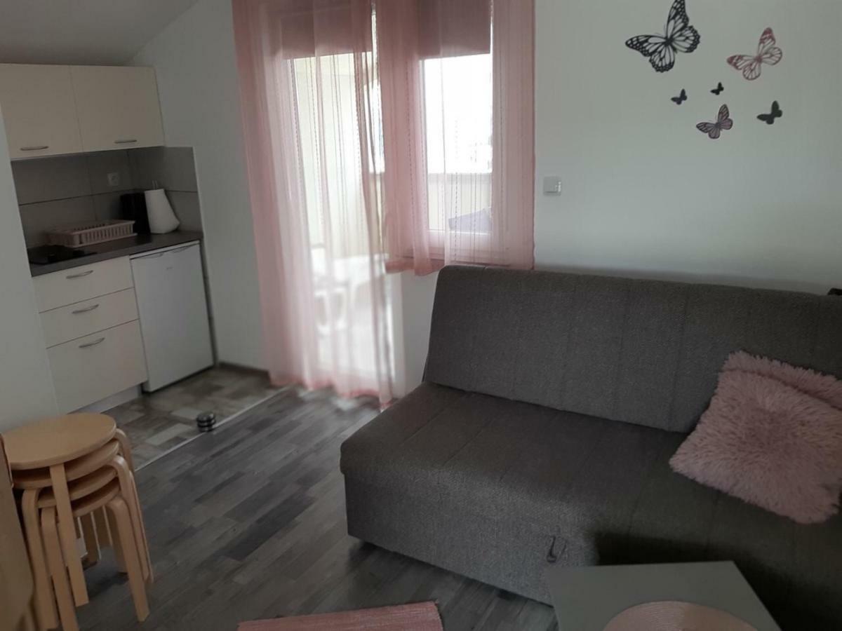 Apartmani Verica Карлобаг Екстер'єр фото